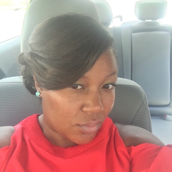 Meet your Posher, Tonya - Picture 1 of 1