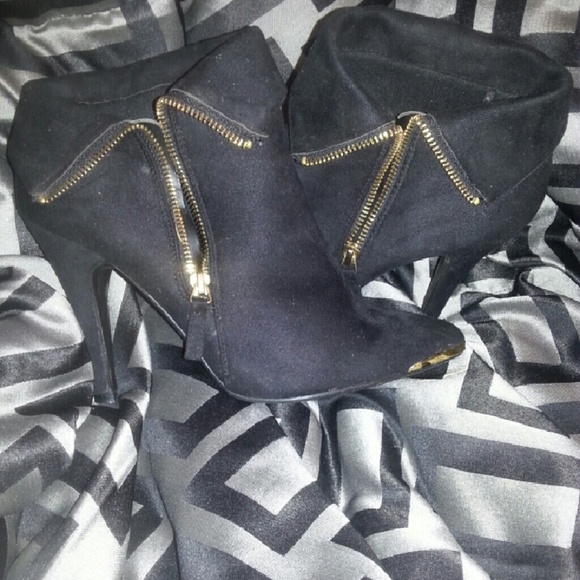 Black Faux Suede Zip Up Booties