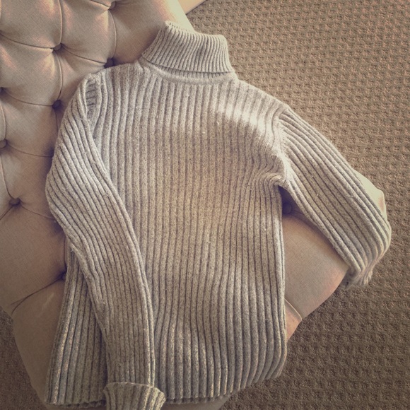 Super comfy! Beautiful Eddie Bauer turtleneck!