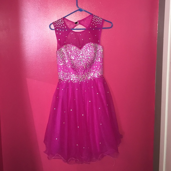 Formal Dress - Picture 1 of 1