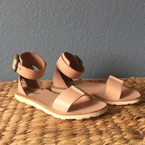 NWOT Nude leather cuff sandals