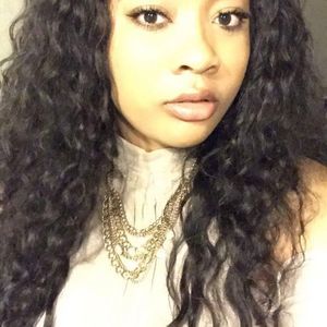 Meet your Posher, Haley