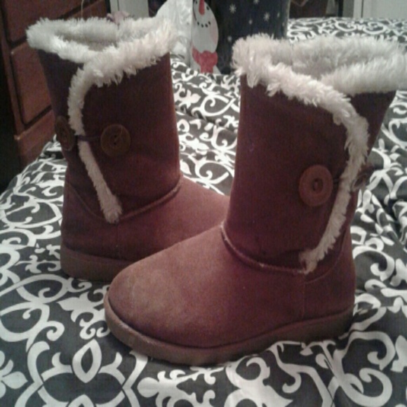 Boots - Picture 2 of 3