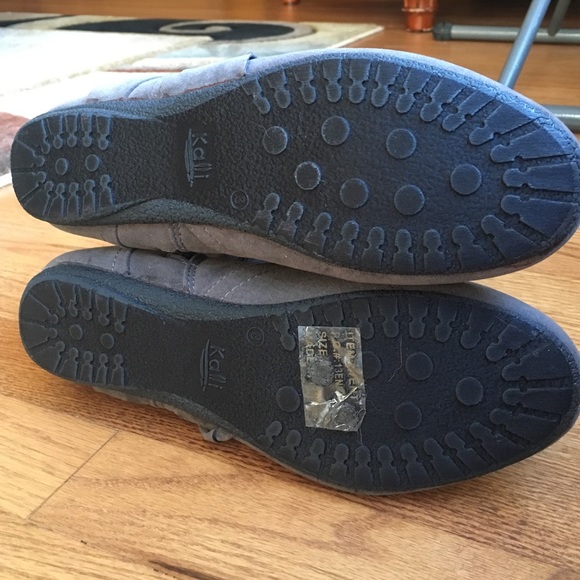 Gray Ruffled Boots - Picture 3 of 3