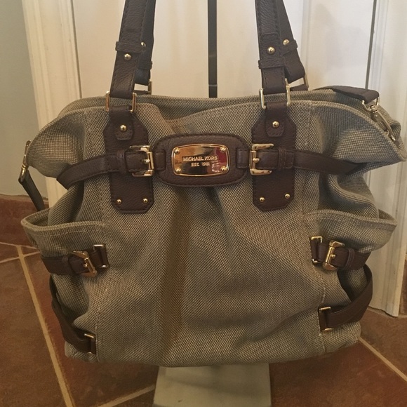 Michael Kors Handbags - 🍾FLASH SALE🍾Michael Kors Gorgeous Large Bag
