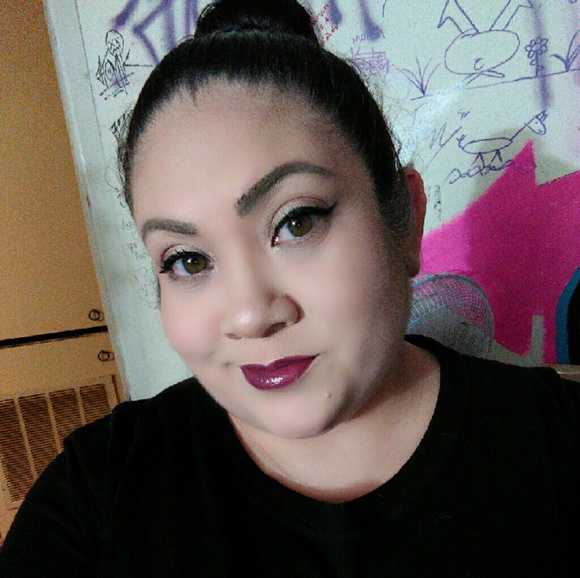 Meet your Posher, Roxanne - Picture 1 of 1