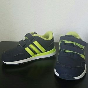 Adidas Sneakers