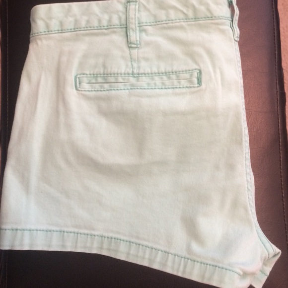 Express Shorts - Picture 2 of 2