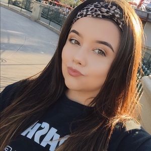 Meet your Posher, Leily