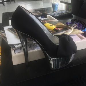 Black Steve Madden heels