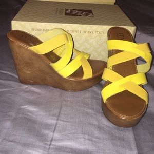 brown wedges perfect for spring!