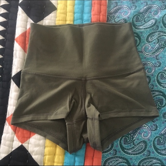Hi-rise/roll-over Boogie Shorts from LuluLemon