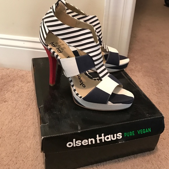 Patriotic! Red, white & blue olsenHaus Pure Vegan! - Picture 1 of 2