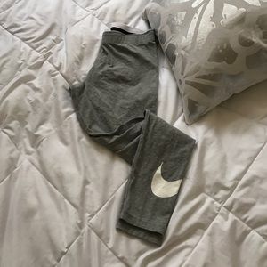 Gray Nike leggings worn once !