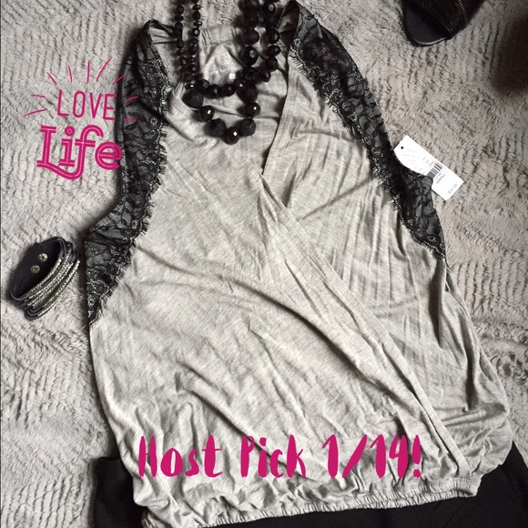 πHP 1/14π Gray crossover tank black lace detail - Picture 1 of 2