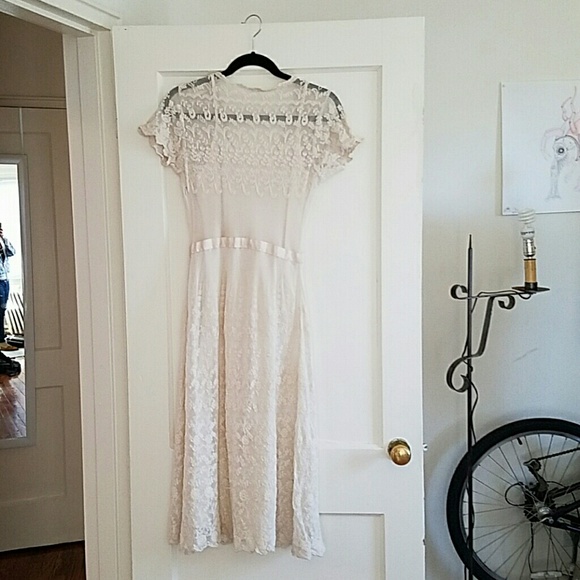 Beautiful cream lace knit dress with slip