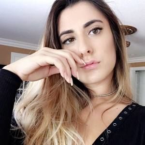 Meet your Posher, Daniella