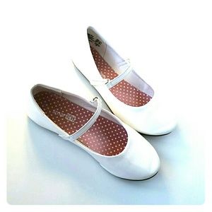 Smartfit  KIDS White Strapped Flats