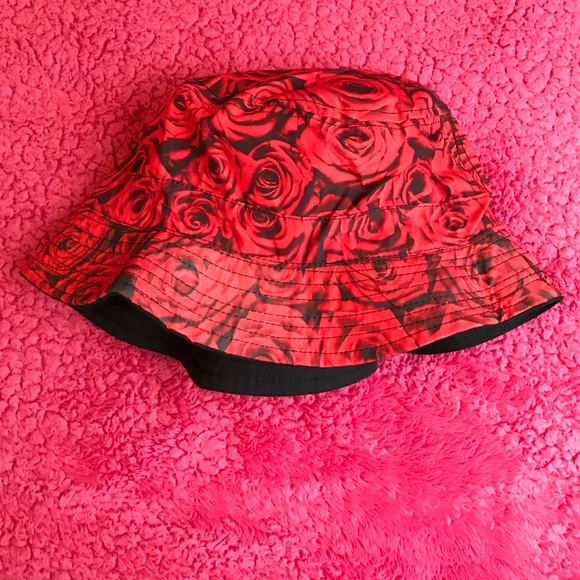 rue21 bucket hats