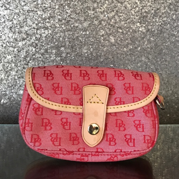 Dooney & Bourke Handbags - Dooney and Burke Small Case