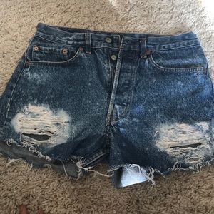 High waisted Levi vintage distressed denim shorts