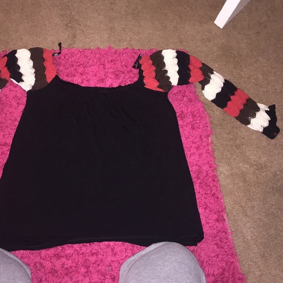 Shoulder sleeves blouse