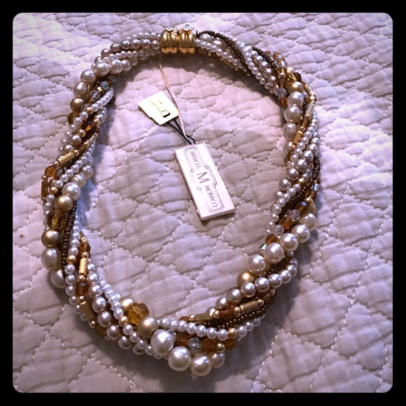 Vintage pearle necklace. 18k gold plated