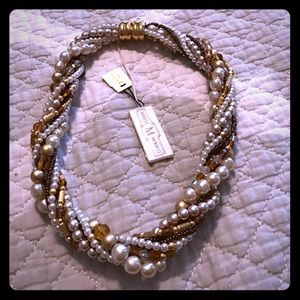 Vintage pearle necklace. 18k gold plated