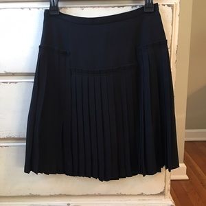 Bcbgmaxazria black pleated skirt