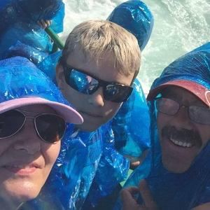 Meet your Posher, Emilce