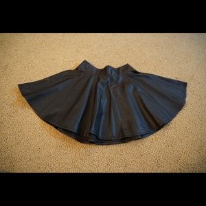 black leather skirt！