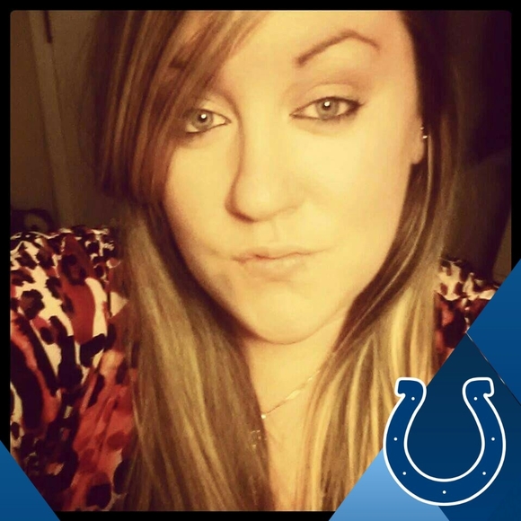 Meet your Posher, Heather - Picture 1 of 1