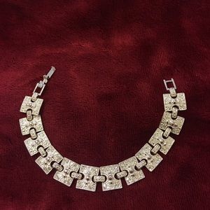 Detailed Silver Vintage Bracelet
