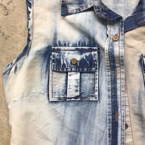 Poshmark Editor's Pick 8/7 Acid Wash Button Tank - Picture 2 of 4