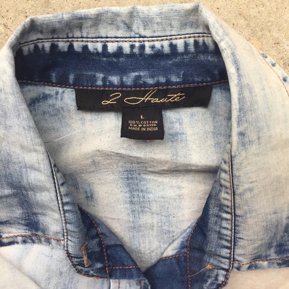 Poshmark Editor's Pick 8/7 Acid Wash Button Tank - Picture 3 of 4