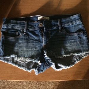 Hollister short shorts size 7. NWOT.