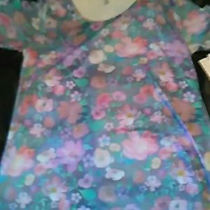 Lularoe classic tee bnwt