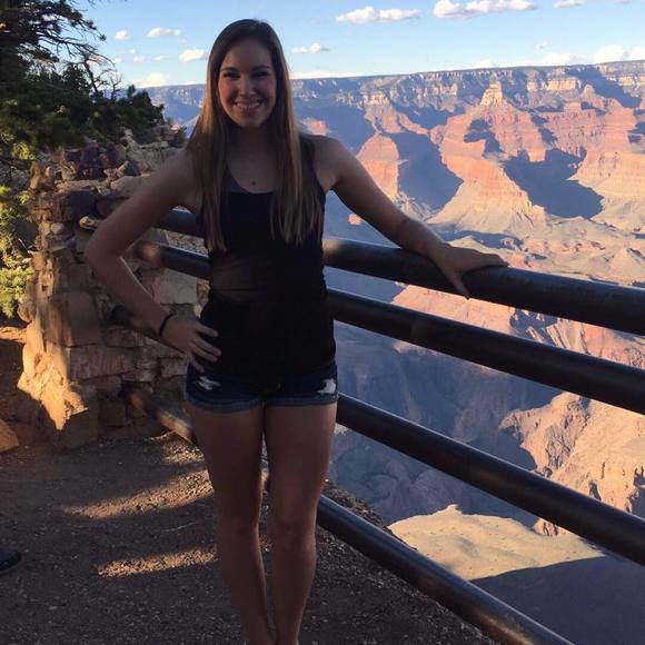 Meet your Posher, Amanda - Picture 1 of 1