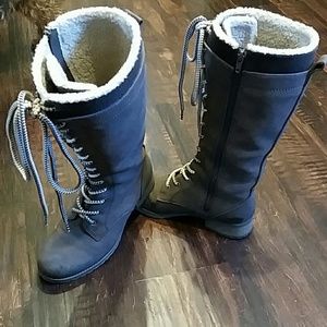 Lace up boots!??
