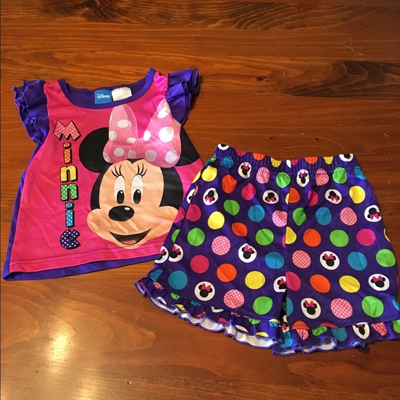 Girls Minnie Mouse outfit. - Picture 1 of 2