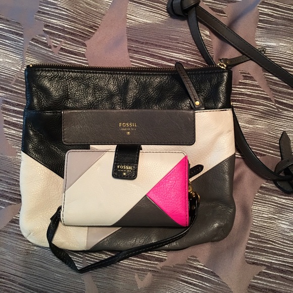 Fossil cross body w/ matching wallet!