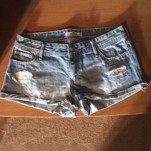Hollister short shorts size 7. NWOT.