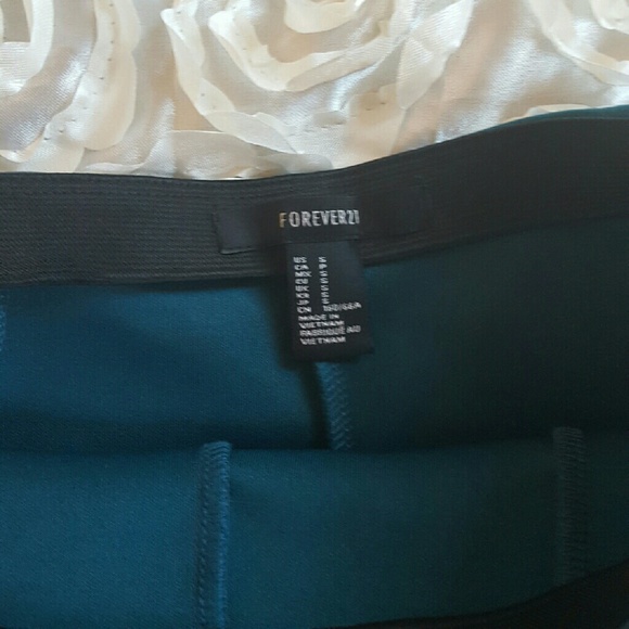 Forever 21 Teal Skirt - Picture 2 of 2