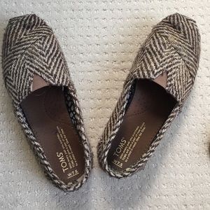 TOMS gold and brown herringbone with inserts!