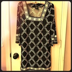 Black & White Print Shift Dress w/ Flared Sleeves