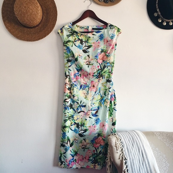 Zara Dresses & Skirts - Zara mid length floral dress