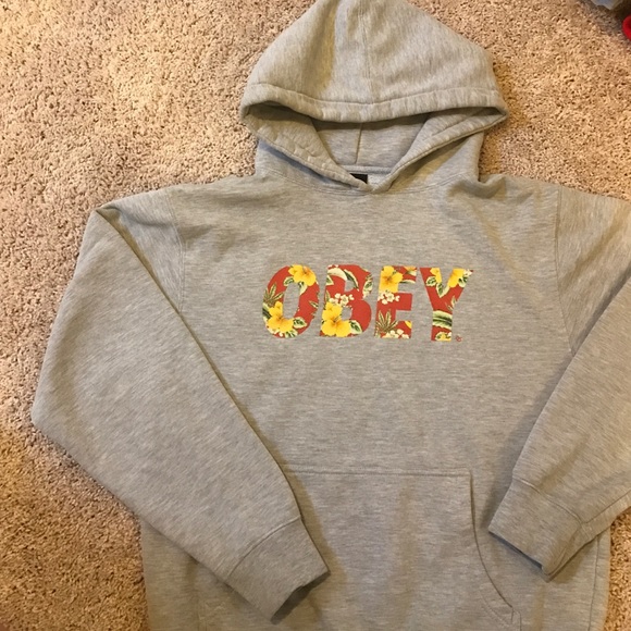 Obey Hoodie Size Small. Open to offers!