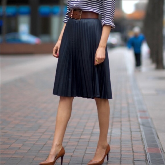 J. Crew Dresses & Skirts - 🎉2XHP🎉 J. CREW FAUX LEATHER PLEATED MIDI SKIRT 4
