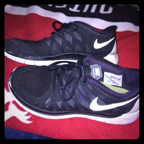 Nike Shoes - Nike free runs 5.0