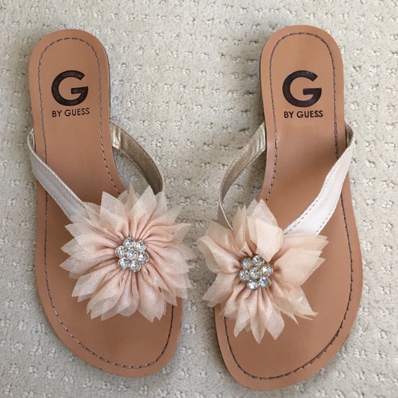 GUESS beige shimmer sandal EXCELLENT condition